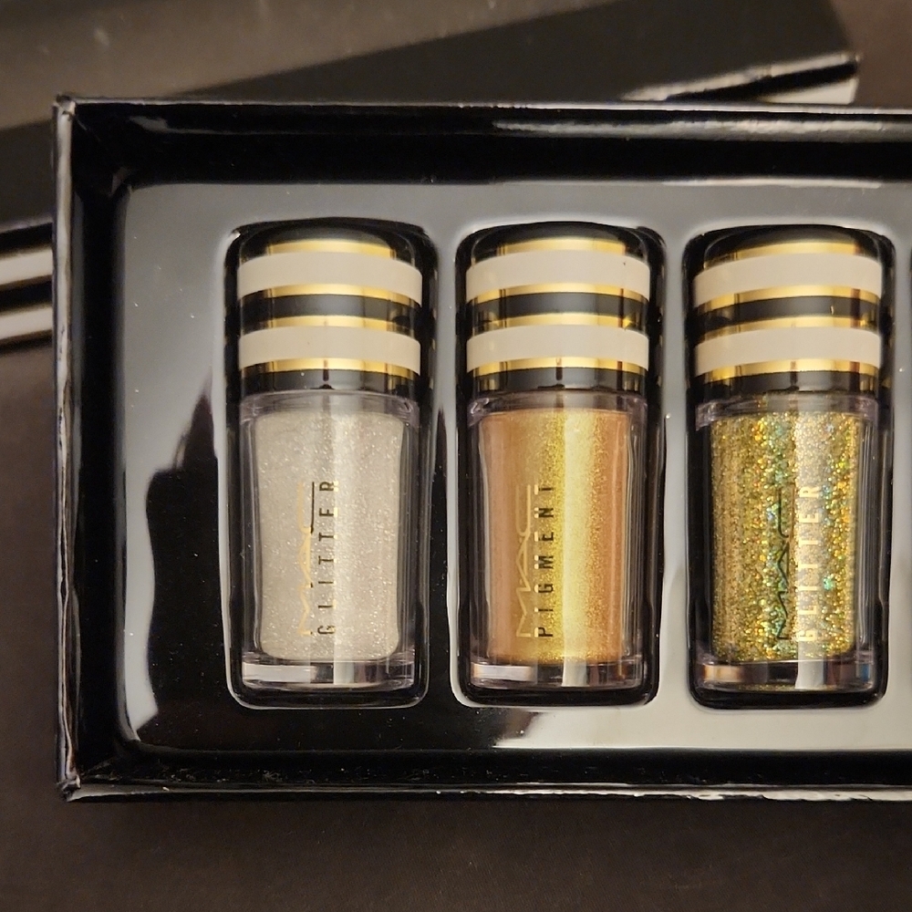 MAC Cosmetics Nocturnals Pigment and Glitter Set - Picture 2 of 5